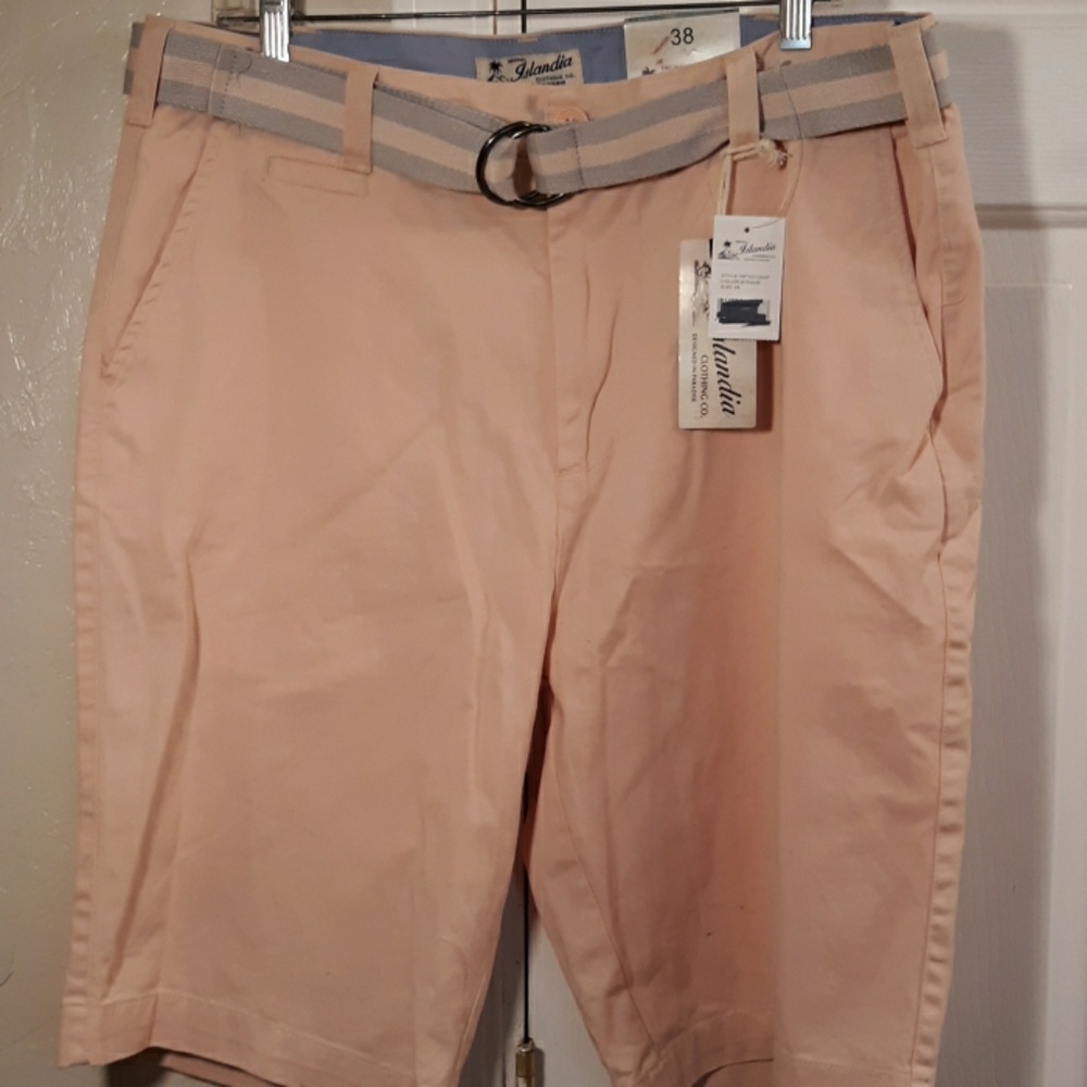 Islandia Men's Shorts NWT